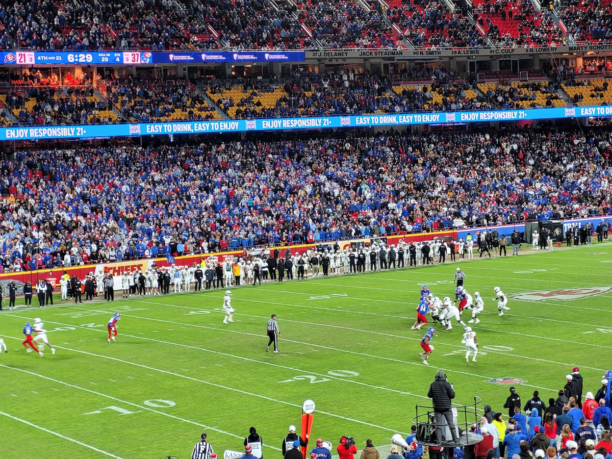 r_fella's tweet photo. I was at the @KU_Football/@CUBuffsFootball game Saturday. I bet @ShedeurSanders drives his Dad @DeionSanders crazy sometimes holding on to that ball so long...lol. He will have to change that when he plays for the @Giants or the @Raiders next year. https://t.co/yQqGUdmMO6