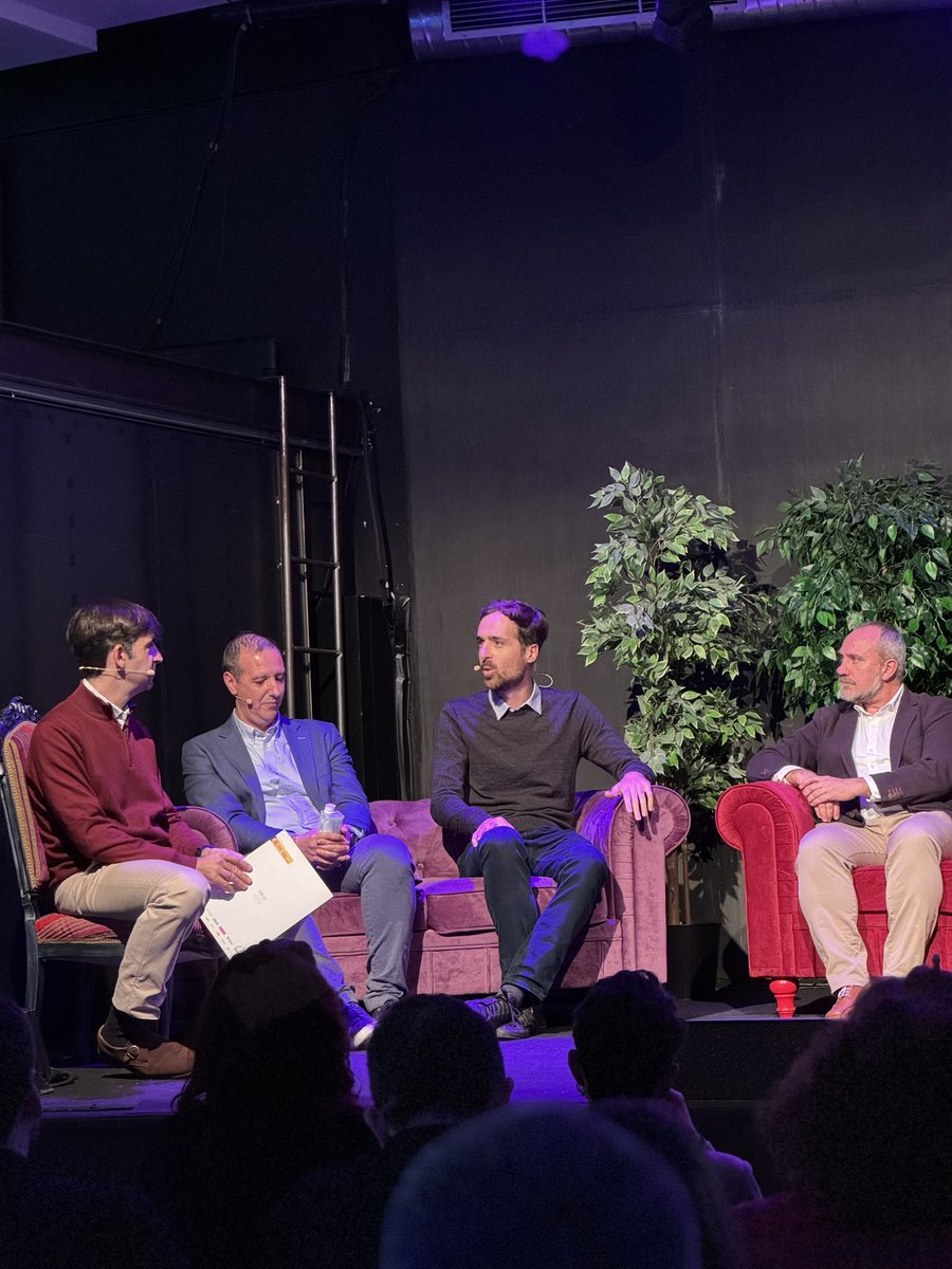 Mesa #Medioambiente🌍, <a href="/maccur/">Mauro Accurso</a> (<a href="/AgreenaApp/">Agreena</a>): Es muy difícil intentar que las practicas de los agricultores tradicionales implementen la sostenibilidad, pero con nuestra ayuda impulsamos la innovación 

#Sostenibilidad  #EcoInnovación #EconomíaCircular #IFeriaSocialHazloposible