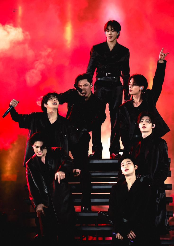 PRAYER CIRCLE 
                     🕯     🕯
           🕯  ENHYPEN   🕯️  
       🕯        WINS AT        🕯
                  BILLBOARD
     🕯️    MUSIC AWARD  🕯️
          🕯️                         🕯
                    🕯      🕯