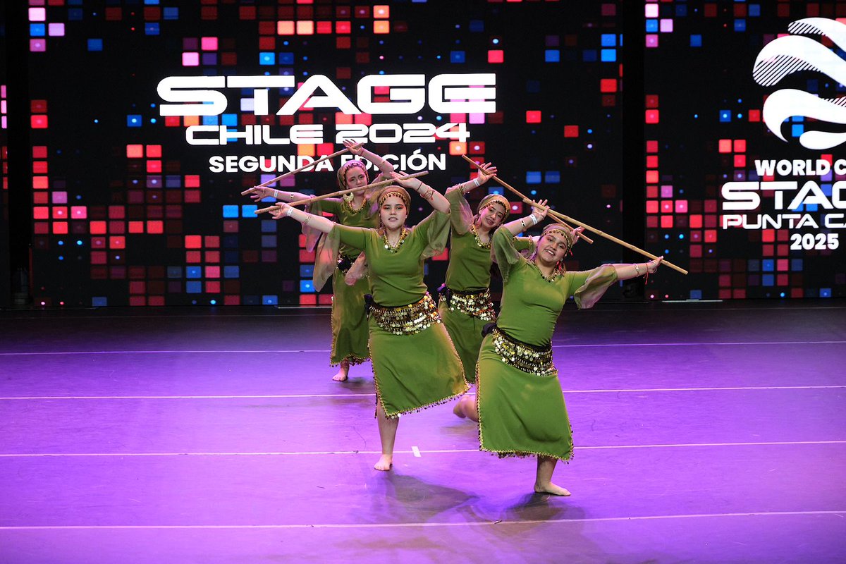 Manquemavida's tweet photo. Gran desempeño de nuestra selección de Danzas Árabes en campeonato Stage Dance Chile segunda edición 2024 realizado en el teatro Carabineros de Chile. https://t.co/gzbleBQQhB