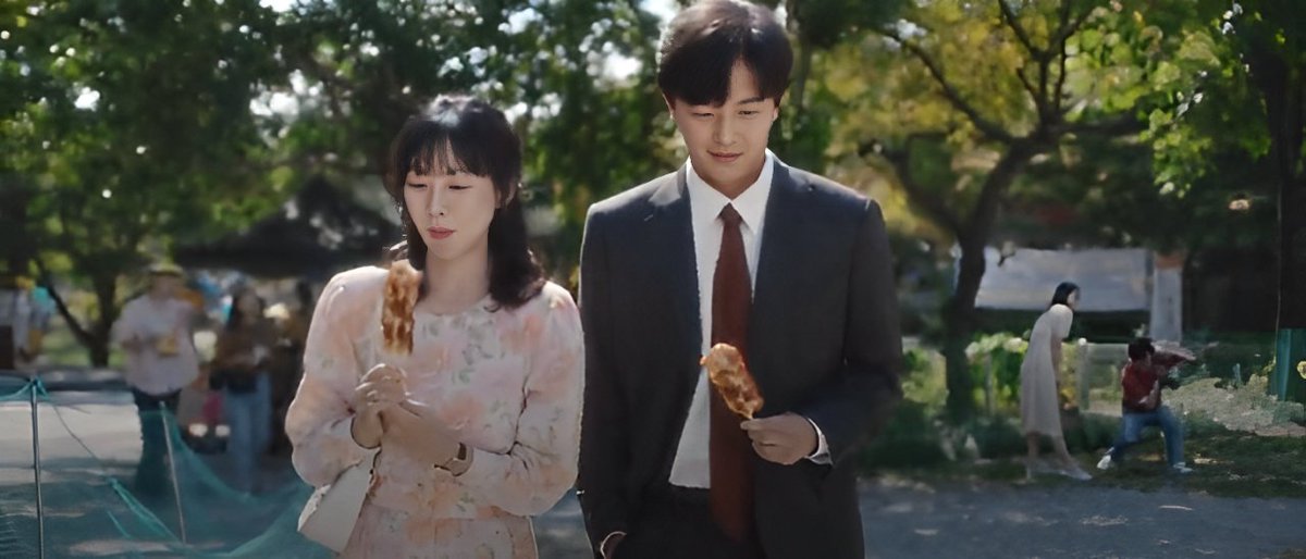 EllasRoom00's tweet photo. Tensions rise in A Virtuous Business ep 9-10 as Do-hyeon confesses his feelings, while a dark secret about trafficked children unveils shocking truths about his past. 🔥💔 #KDrama #AVirtuousBusiness #Mystery #Romance
https://t.co/OsqeVjRr0M https://t.co/D3zYdozP7e