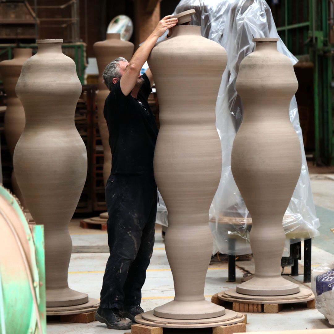 CraftsCouncilUK's tweet photo. Book Club | Julian Stair in Conversation with Glenn Adamson

Join us online as renowned potter Stair discusses his new book ‘Memory, Material, Ceramics’ with Adamson.

6pm Monday 9th December
Members free, non-members £8 
Book here: https://t.co/melDuOh8d0 https://t.co/3V0pqETpeC