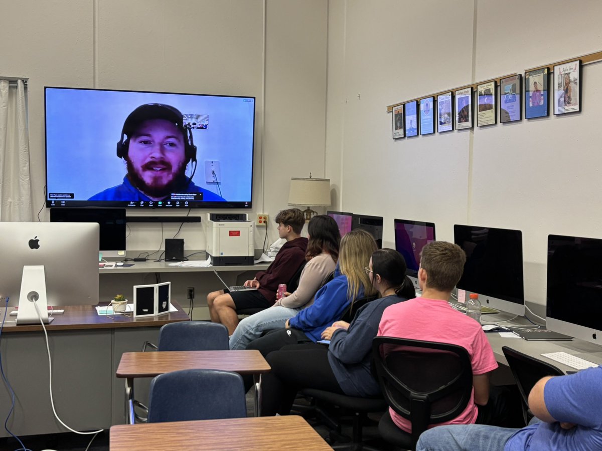 haileyjphillips's tweet photo. A HUGE thanks to @ShaunBroncoBeat, my dear friend &amp; KU classmate, for speaking with my newspaper class. He talked about his job at the Idaho Statesman as the Boise State Athletics reporter as well as the journalism industry. It was great to hear from such an amazing journalist! https://t.co/Q7ephyXk4i