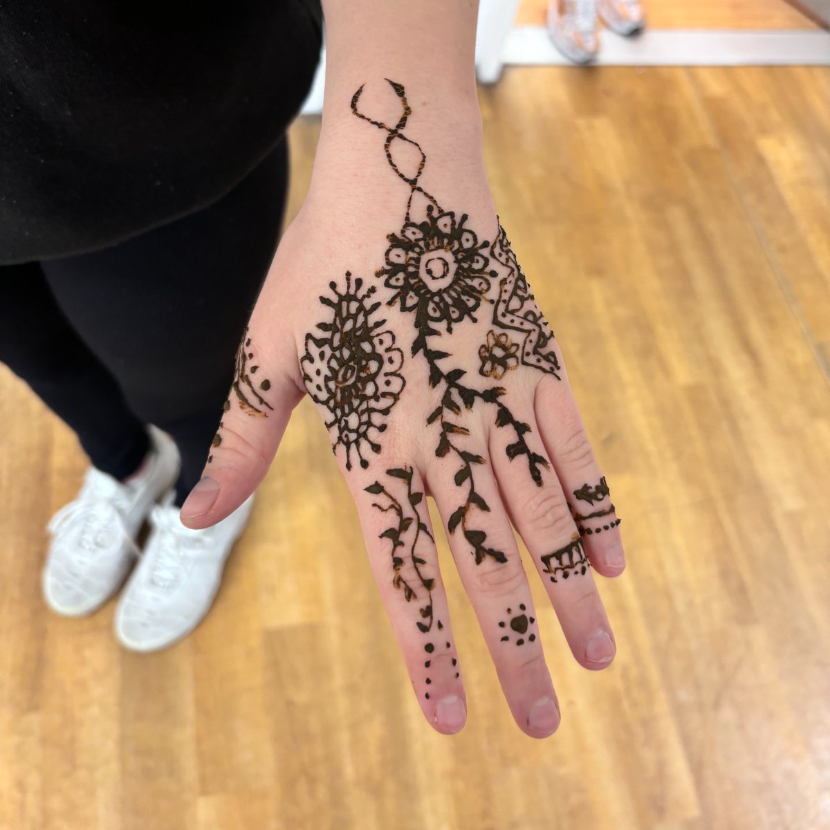 🌿✨ Henna enrichment 👏🎉 #HennaArt #CreativeExpression #ThisisAP 🌟🖌️