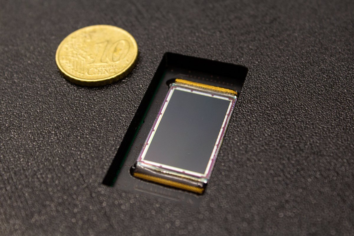 OLEDWorks's tweet image. The advent of multi-stack #OLEDs marks a significant milestone in the evolution of display technology. 🌟🚀👇

#Microdisplay #OLEDTechnology #OLED #Lighting #Technology #OLEDWorks #Manufacturing #LightingExperts