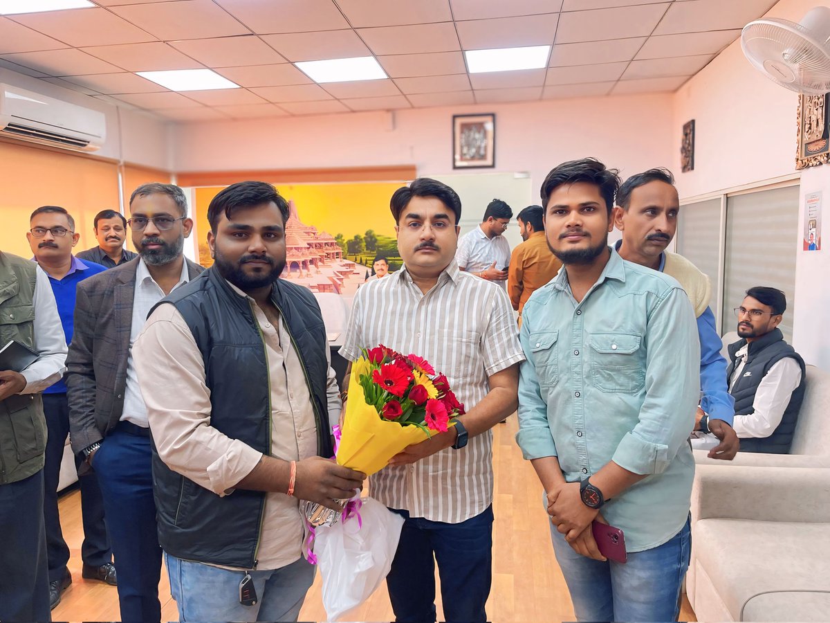 SHOURYA_DHAKADD's tweet photo. चलता रहूँगा पथ पर,चलने में माहिर बन जाऊँगा,या तो मंजिल मिल जायेगी या अच्छा मुसाफ़िर बन जाऊँगा...!!
#_BOSS नरेन्द्र शिवाजी पटेल जी भाई साहब..💐🙏
@nsp2106 जी भाई साहब...💐❤💐
@Neetesh00624000 https://t.co/k6svaNfjMT