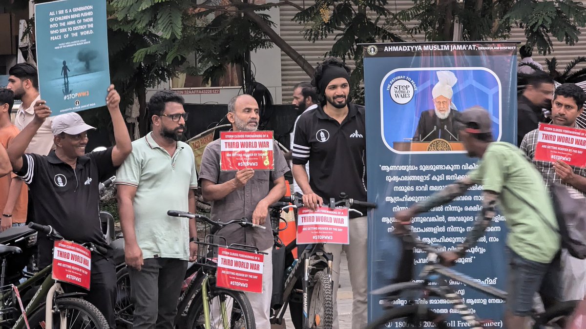mkaindia's tweet photo. MKA #Ernakulam Chapter, #Kerala organized a successful #RideForPeace cycle rally

Cyclists rode from Vayakkala to Marine Drive, spreading messages of #Peace, #Love &amp; Consequences of #WorldWar3

Followed by a #StopWW3  campaign at Marine Drive, promoting global peace &amp; harmony https://t.co/SrdHUaLlrG