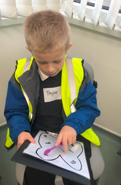 #OakClass had the best time at <a href="/mydentist_uk/">mydentist</a> today! We loved exploring how to look after our teeth 🦷🪥👩‍⚕️#EulerExplorers #EulerPD