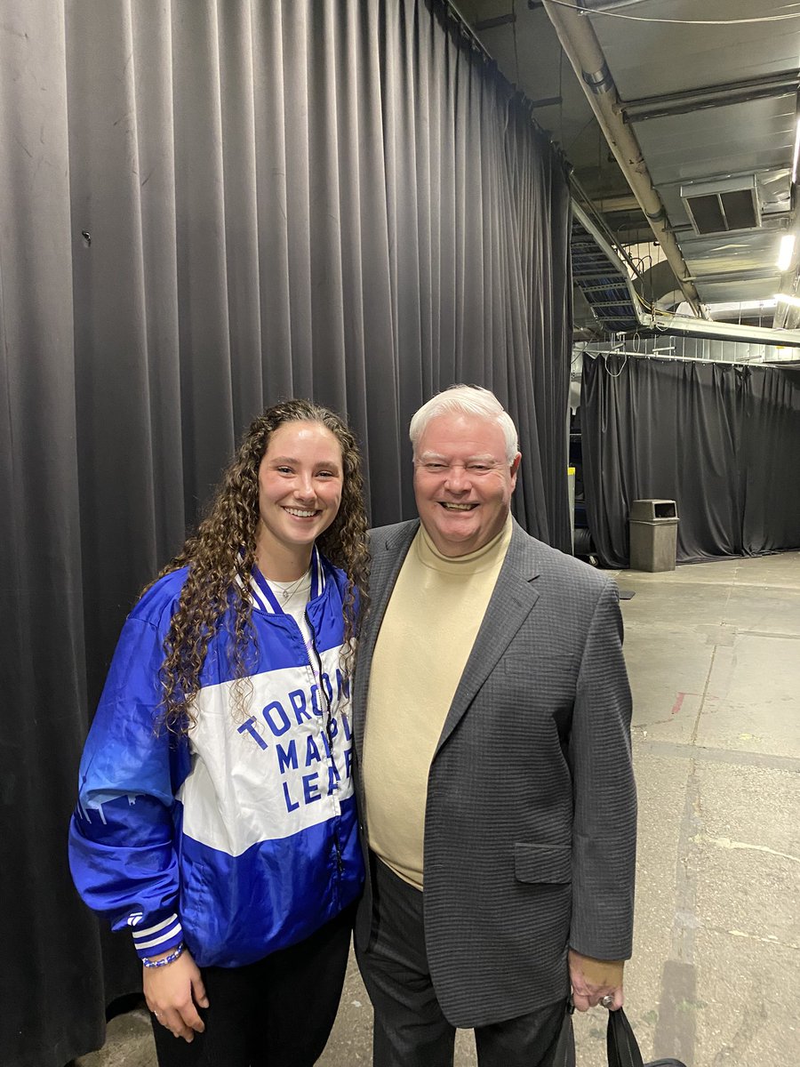 I had the greatest honour of speaking with Joe Bowen last night at the Maple Leaf game. 

Thank you for inspiring me to step in to play by play of men’s hockey. Thank you for being so kind, and taking the time out of your night to speak with me. 

A dream come true <a href="/Bonsie1951/">Joe Bowen</a>