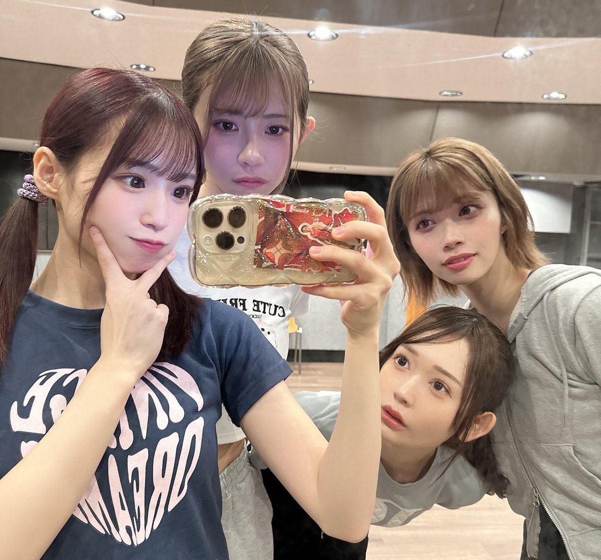 楽しい時間がおわるのがさみしいからいつも帰りがおそくなる

うちが生きてきていちばんたのしくて青春ぽい時間をみんなが作ってくれるのദ്ദി𐔌՞⸝⸝≍ ·̫ ≍⸝⸝՞𐦯 https://t.co/BER6cKMBHG