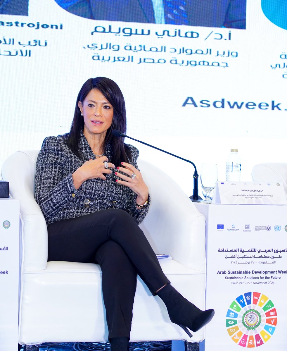 MFAEgOfficial's tweet photo. وزيرة التخطيط والتنمية الاقتصادية والتعاون الدولي تواصل مُشاركتها في الأسبوع العربي للتنمية المستدامة

المشاط تُشارك بجلسة نقاشية بعنوان نحو نموذج جديد: تعزيز الحلول القائمة على الترابط للعودة إلى مسار المناخ والتنمية المستدامة 

https://t.co/5PovhNUG4t

@arableague_gs 
#ASDweek https://t.co/cvO2ccW0LH