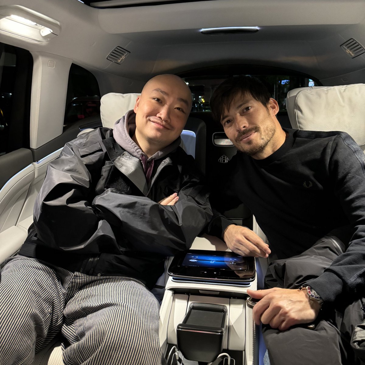 bienvenidos <a href="/21LVA/">David Silva</a> 
ダビド・シルバ来日🧙‍♂️