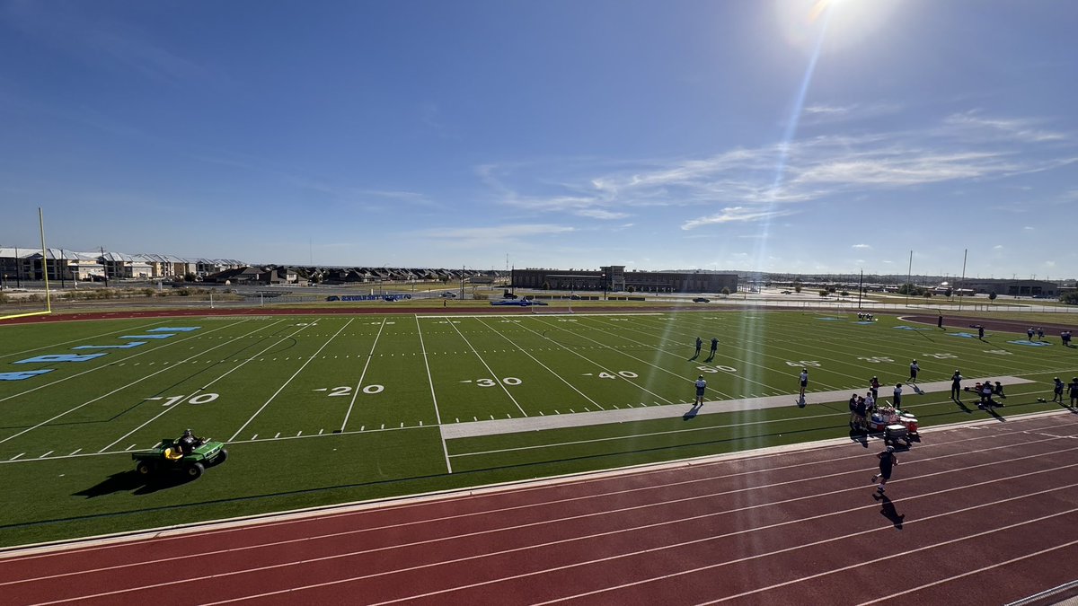 HarlanHawks_FB's tweet photo. It’s a great feeling to be playing #txhsfb during Thanksgiving break! #JOURNEY2ST4TE 
@coachesalas @NISDHarlan @HawksPrideSA https://t.co/TMWQSH2ds4