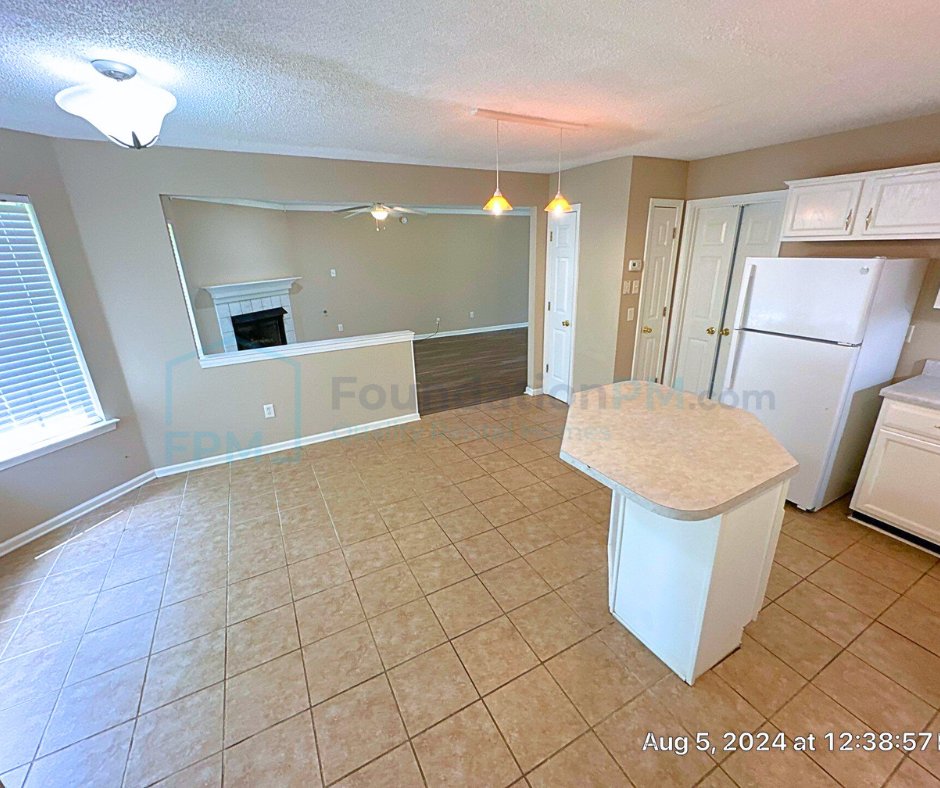 Foundation_PM's tweet photo. 🌟 🏡 For Rent: 7472 Creekside Dr, Olive Branch, MS 38654! 🌟
This stunning 3BR / 2BA / 1940 sqft home is move-in ready! Don’t wait—it won’t last long! 🏠

🔥 Special Offers:
💸 ZERO Security Deposit for qualified applicants!
💥 HALF OFF 1st MONTH'S RENT! https://t.co/w3nE2yEVsk