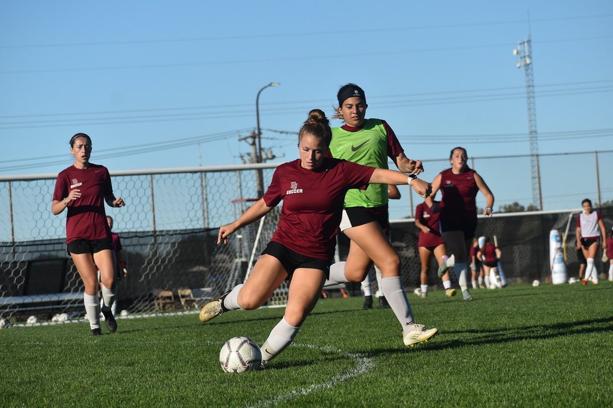HamlineWSoccer's tweet image. Help us wish a very happy birthday to senior Maya Dempsey 🥳🎉 
@MayaDempsey3