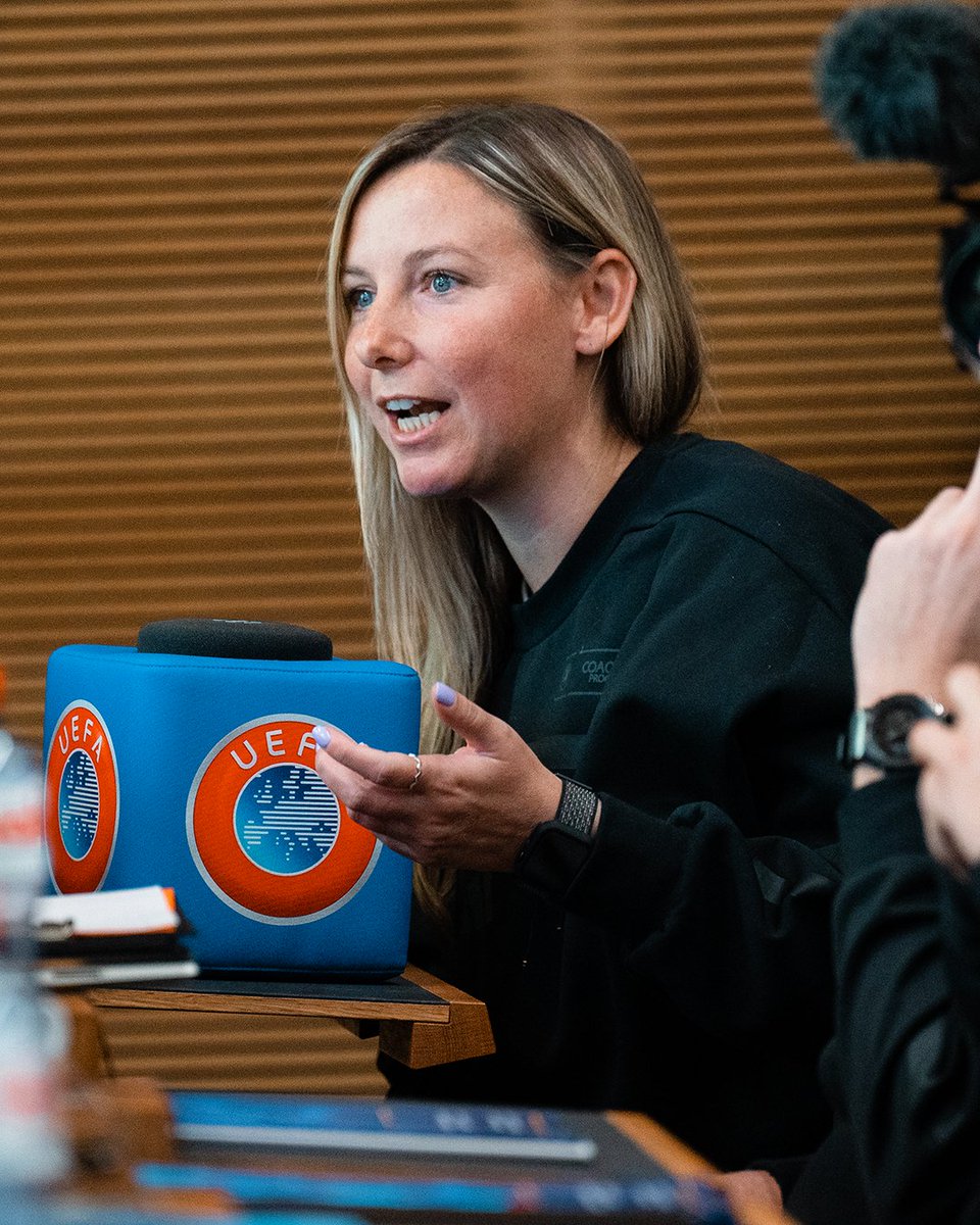 SpursWomen's tweet photo. Vicky Jepson spent some time last week at UEFA’s HQ in Switzerland, speaking at the event and sharing best practices with Pro Licence coaches from across Europe 🇨🇭⚽️ https://t.co/UtoC2mkUsi
