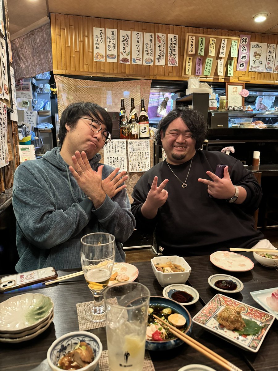 mana_ojitokom's tweet photo. 美味しいご飯と美味しいお酒をいただいてきました日本酒会🍶
今日は3人で写真撮り忘れた😢
死ぬほど忙しいと既に決まっている来月だからこそ、みんなで息抜きのために日本酒会からのカラオケまで行くと決めて！
美味しかたなあ😋
mix、マスタリング、お疲れ様でしたいつも最高な音楽をありがとう！！ https://t.co/Z6hZUKha3O
