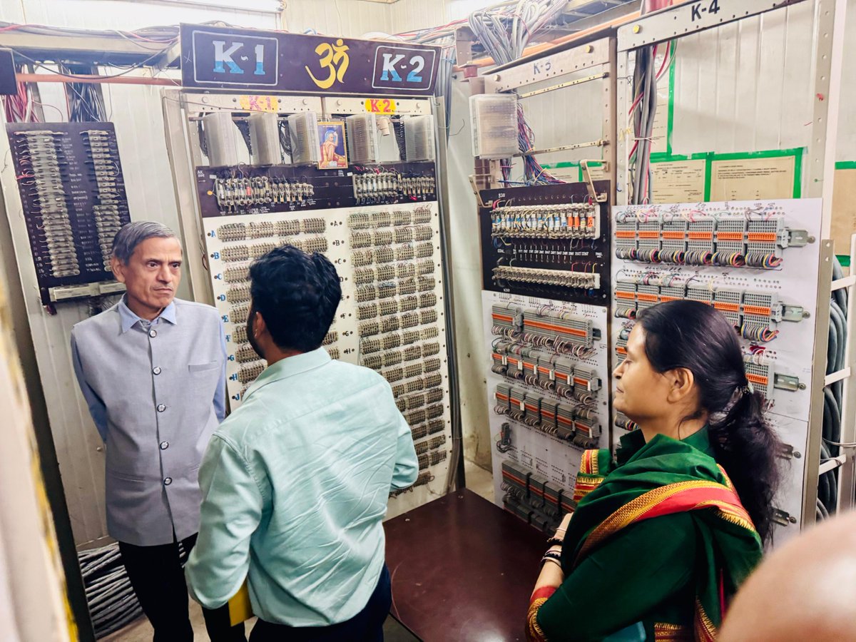 BhusavalDivn's tweet photo. Today, General Manager, Central Railway, Shri Dharam Veer Meena, conducted a comprehensive inspection of the Relay Room and S&T establishment at Jalamb station, accompanied by DRM Bhusaval. The visit reaffirmed the commitment to safety and operational excellence. #IndianRailways #SafetyFirst
@Central_Railway @GM_CRly @RailMinIndia