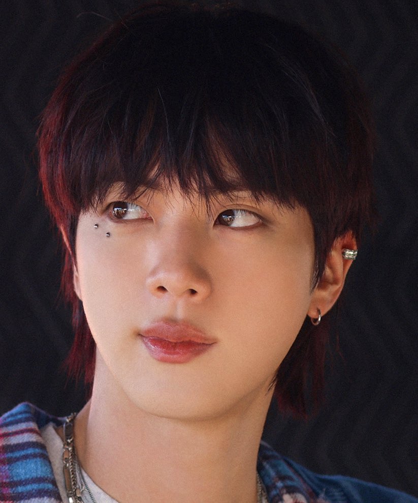 WORLDMUSICAWARD's tweet photo. #JIN will release “FALLING” feat. #TAKA on November  26, at 2PM KST! TAKA is the vocalist of the Japanese band ONE OK ROCK, and co-produced “Falling” from Jin’s first solo album, “Happy”! 👏🕺🆕🎶🇯🇵👨‍🎤💥2⃣6⃣🕑🇰🇷🔥💙 https://t.co/mSjxxqReNV