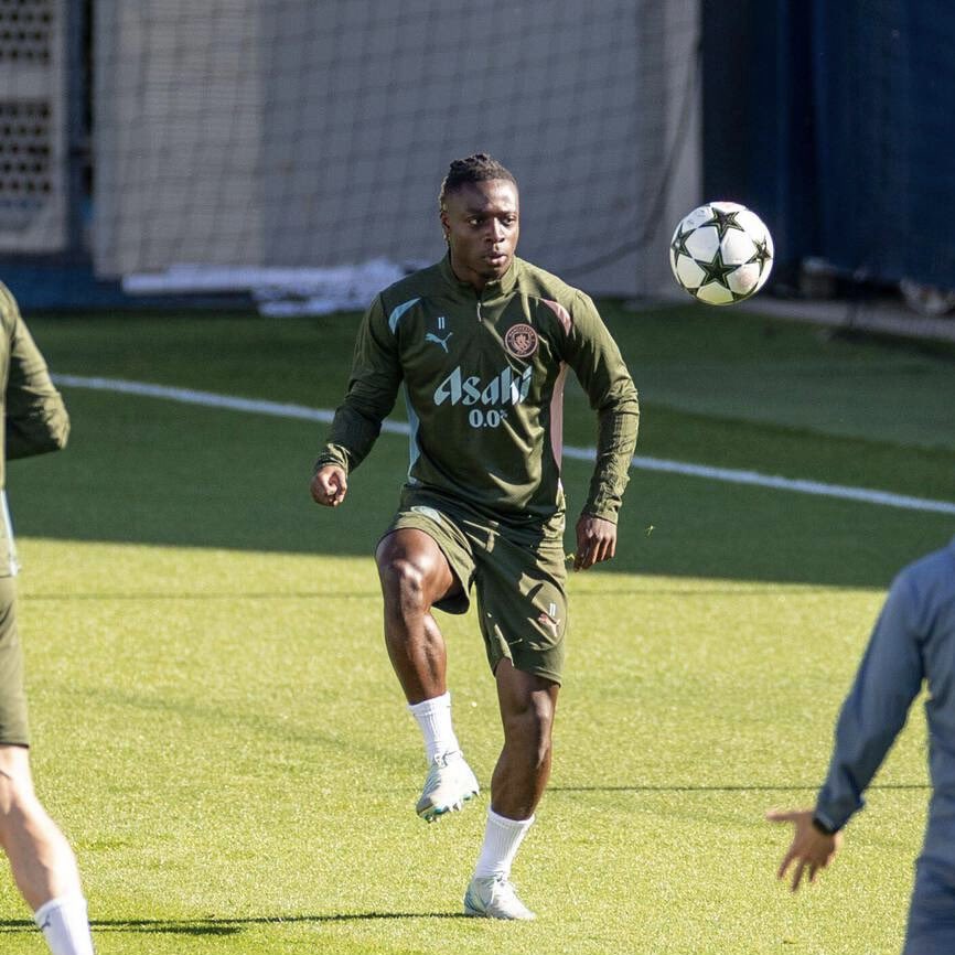𝘽𝙍𝙀𝘼𝙆𝙄𝙉𝙂: Ruben Dias and Jeremy Doku are BACK in training! ✅✅