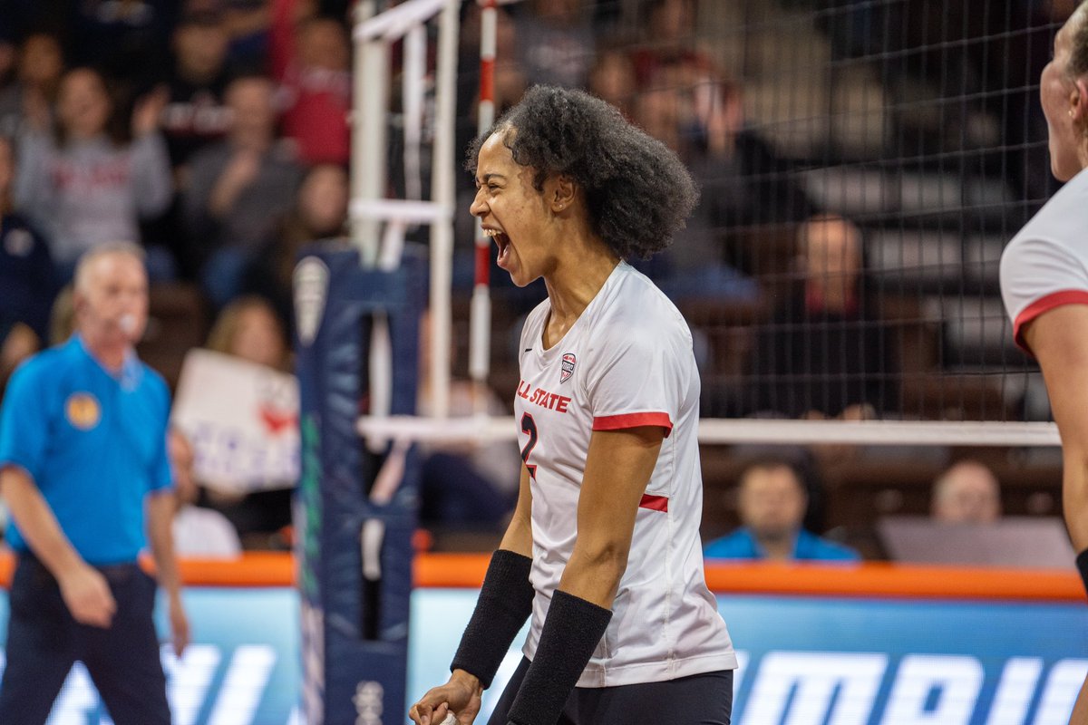 BraydenAGoins's tweet photo. Forever grateful/blessed. Thank you @BallStateWVB for making me feel apart of the team.
Run it back next year?π
#CCMF ππ» https://t.co/z5rMIwCwBY