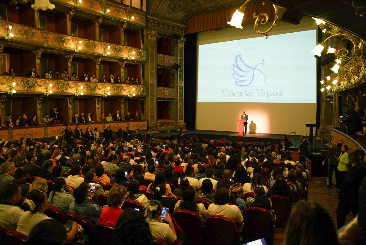fcolombiaenpaz's tweet image. Estamos presentes en la Conferencia Internacional de la Iniciativa para la Prevención de la Violencia Sexual en Conflictos, un espacio donde nos ratificamos #FirmesConElAcuerdo y donde vemos cómo en ese camino hacia la Paz están #PrimeroLasVíctimas.