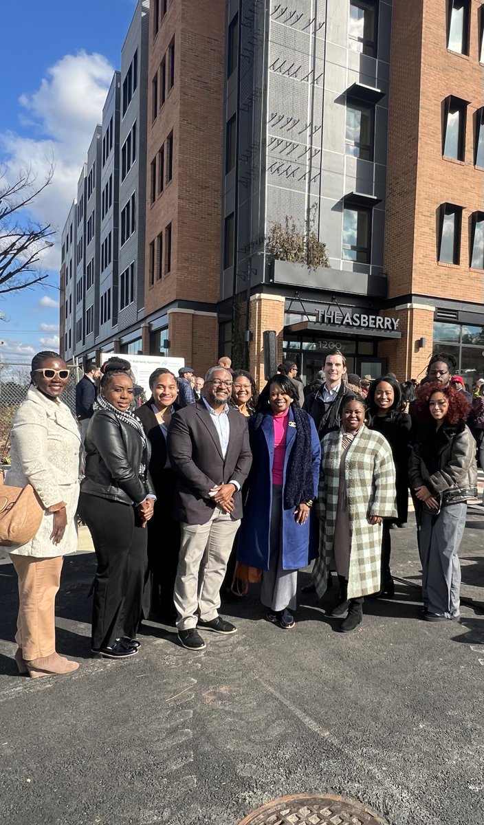 DCHFA's tweet photo. Staff members attended the grand opening of The Asberry and the groundbreaking of The Edmonson. Both properties are located in the historic neighborhood of Barry Farm (Ward 8).
#DCHFA45 #WeAreDCHFA https://t.co/rP71LuGnwP