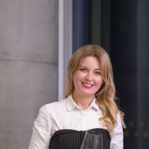 znatko's tweet photo. 🍷ZNATKOV STRUČNI INTERVJU 🎙️- Mirela Sorić – Koji su najpoznatiji mitovi o vinu? https://t.co/h4laH0PhkS #hrvatska #croatia #vino #wine https://t.co/I0hJHE0D7V