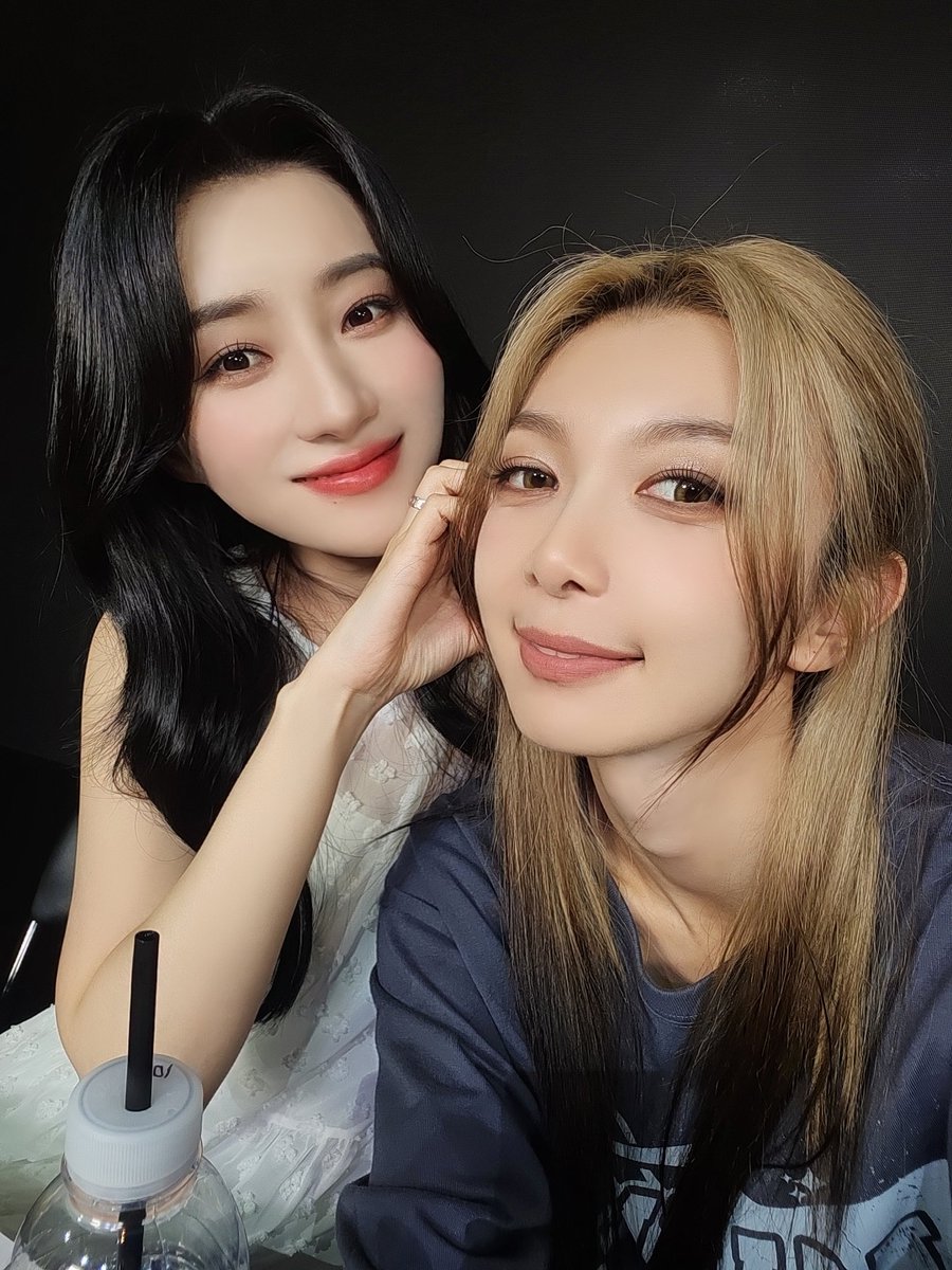 Yuraddict_DC's tweet photo. It's been an amazing year for Yura nation 🥹🫡 https://t.co/O1k55NPu0L
