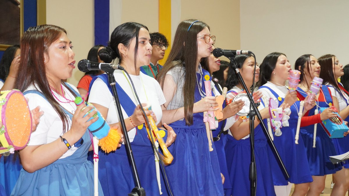 🎶✨ El Tercer Concierto Didáctico Musikids llevó a los niños del Colegio San Juan Bosco un día lleno de música y aprendizaje, gracias a los estudiantes de 8° semestre de la Licenciatura en Educación Infantil. ¡Un evento que inspiró sonrisas y diversión! 🌟🎤 #SomosUNICESMAG