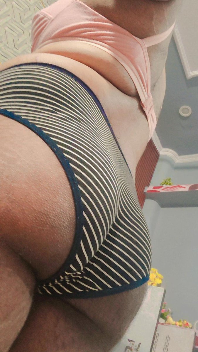 sissy_debu tweet media