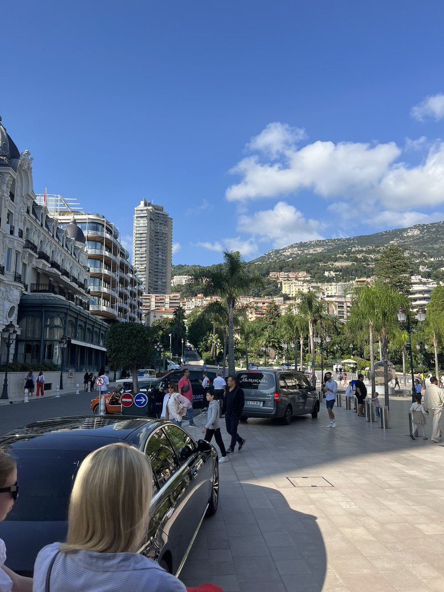 zedzada1's tweet image. Monaco 🇲🇨 with my brother @Malroh33 🔥
Thanks #Devex #Roblox #robloxdevs #RobloxDev
