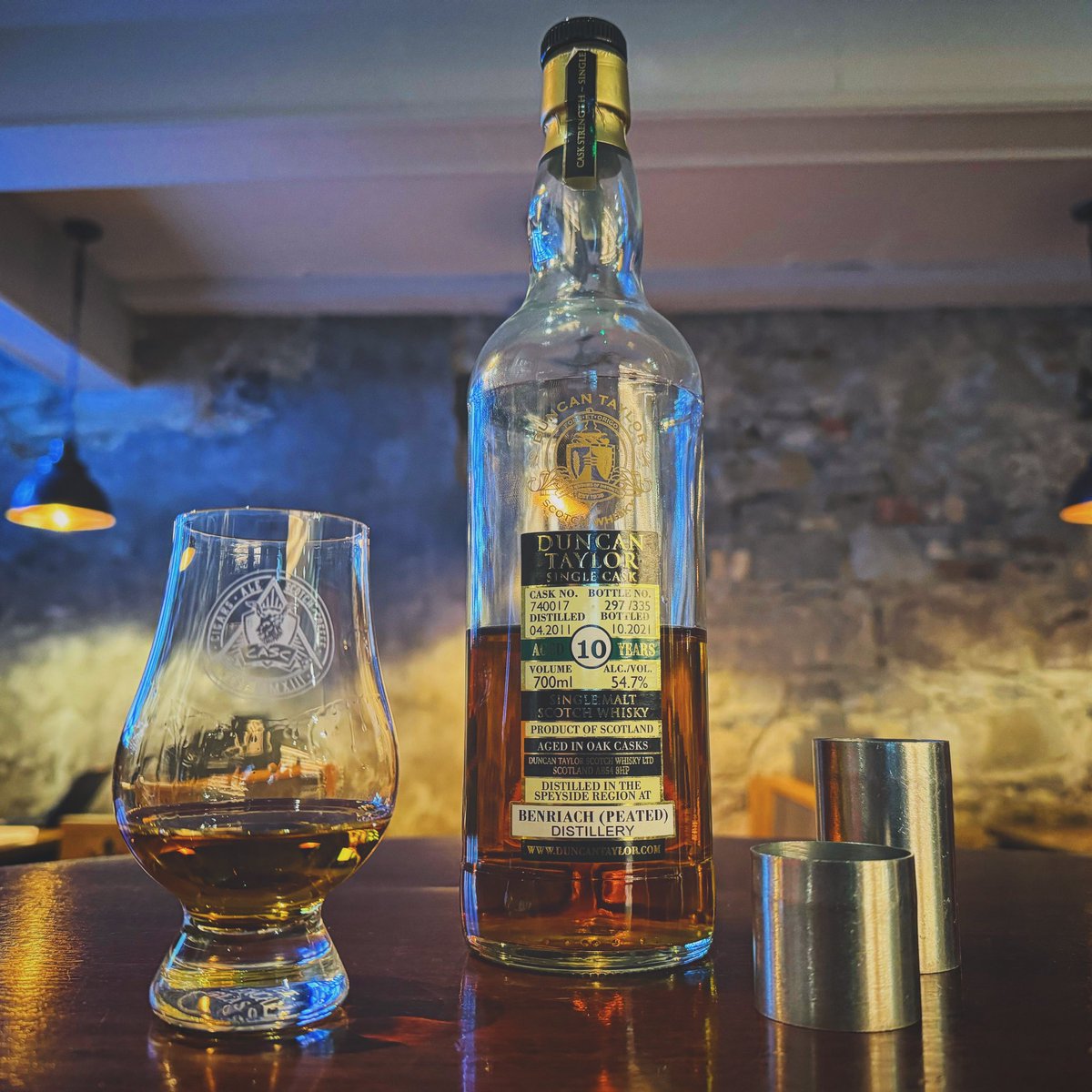 This stunning and richly sherried 10 YEAR OLD (2011) 54.7%ABV <a href="/TheBenriach/">Benriach</a> from the ever-impressive <a href="/dtcwhiskies/">Duncan Taylor Co</a> is a testament to the excellence of the distillery’s versatility and their peated liquid!

cascnation.com/product/duncan…

#hed #barevolution #cascnation