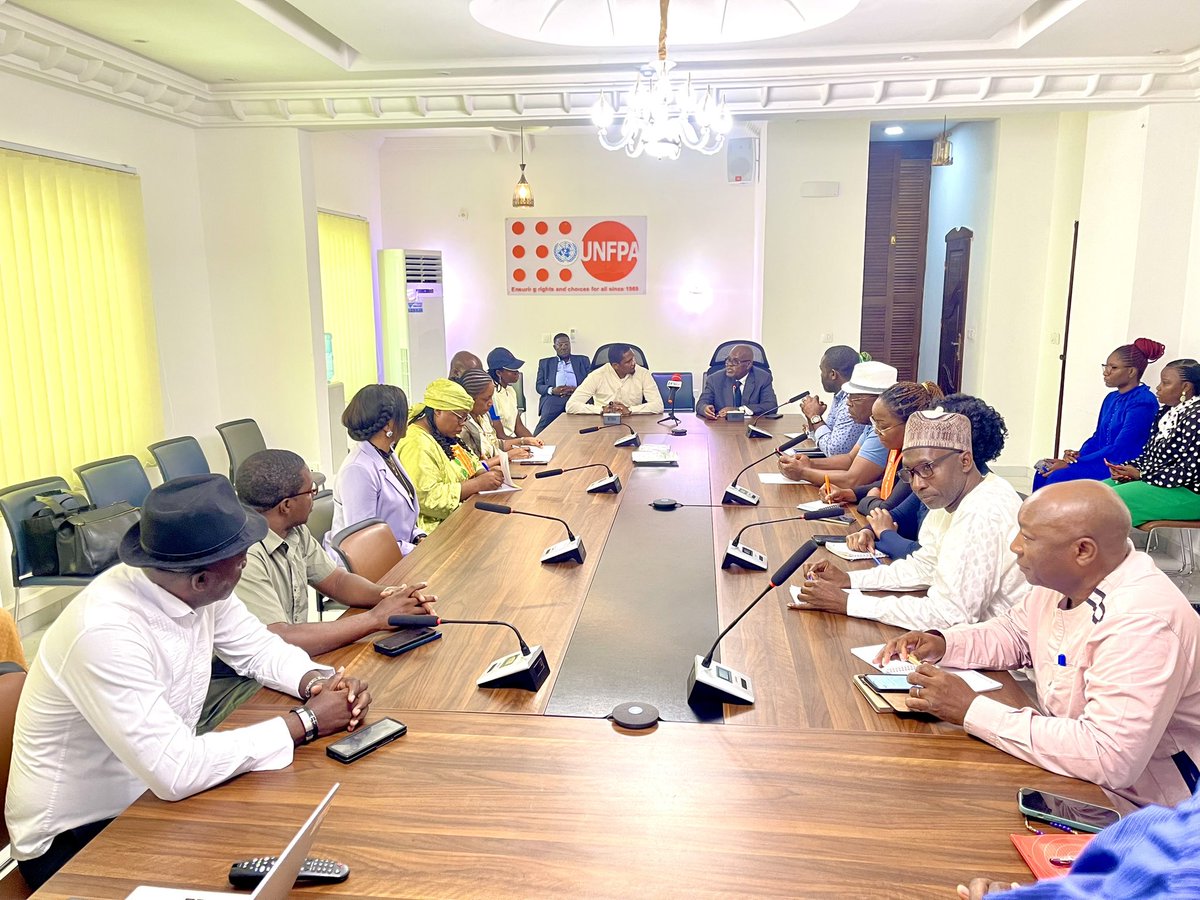 #16Jours: <a href="/SamuelEtoo/">Samuel Eto'o</a> s'engage avec <a href="/UNFPA/">UNFPA</a> dans la lutte contre les violences faites aux 👩🏾👧🏾.

Sous le leadeship de <a href="/DrJustinKoffi/">Dr. Justin Koffi</a>, #UNFPA &amp; la <a href="/FecafootOfficie/">Fecafoot-Officiel</a> s'associent pour utiliser le foot &amp; activités connexes pour sensibiliser les 👨🏾‍🦱&amp;👩🏾 pour l’élimination des #VBG au 🇨🇲