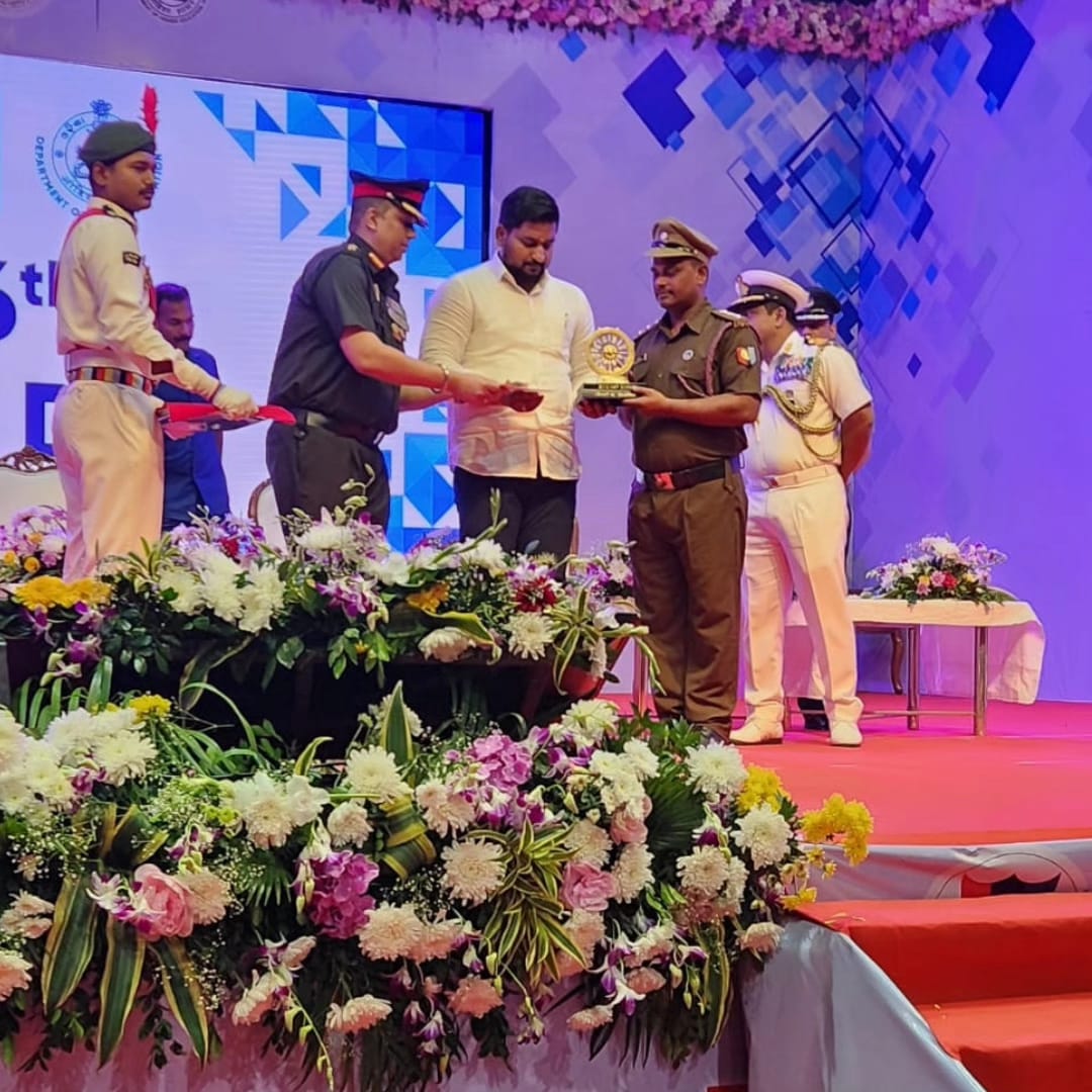 stewartsc_44ncc's tweet photo. Congratulations to Capt. A. K. Dash, Associate NCC Officer, Stewart Science College on being felicitated by the Honorable Higher Education Minister Shri Suryavanshi Suraj on the auspicious occasion of the 76th NCC Raising Day. https://t.co/TErq7pVCWX