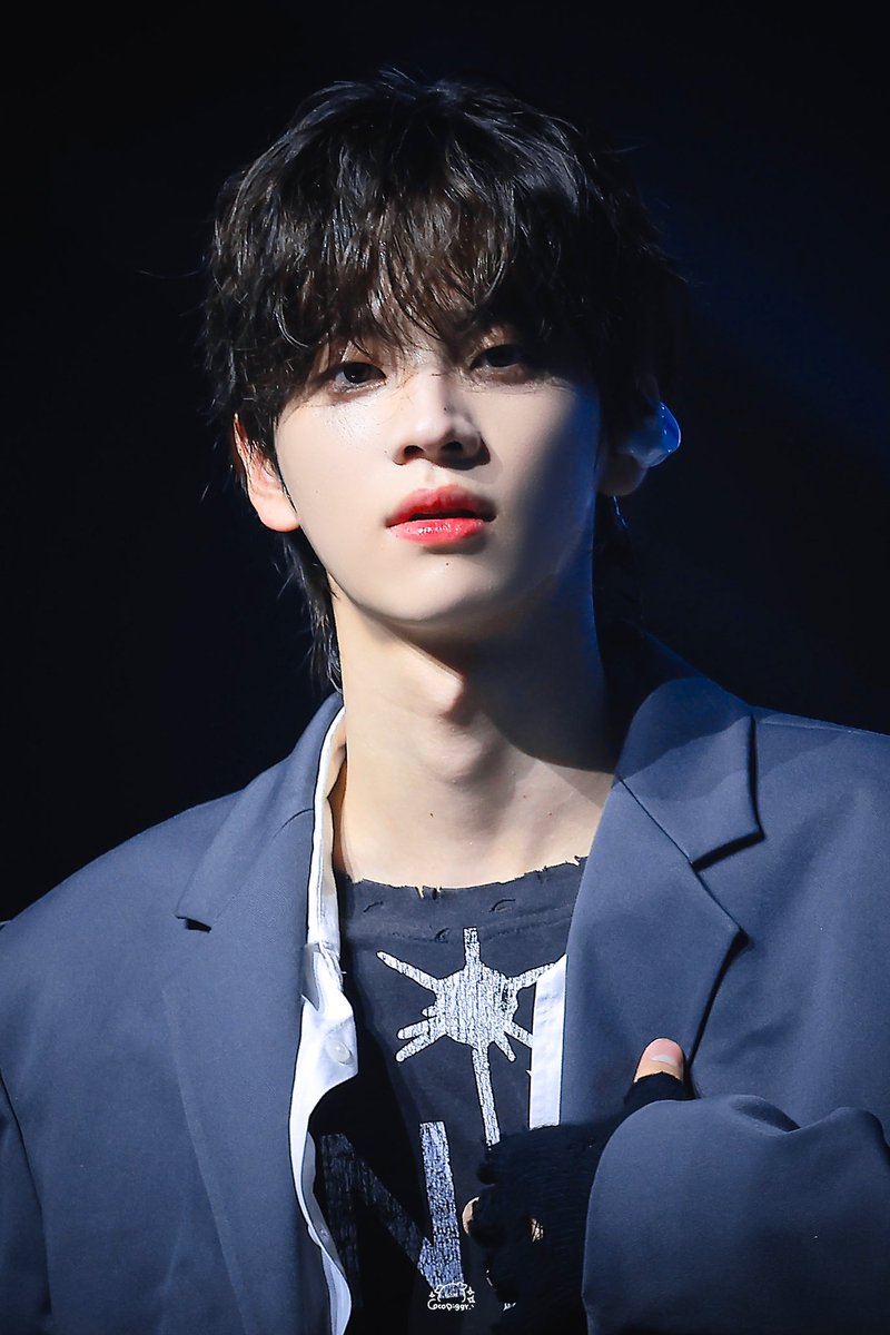 CocoPiggy_1107's tweet photo. 𝟐𝟒𝟏𝟏𝟐𝟓  𝑺𝑯𝑶𝑾𝑪𝑨𝑺𝑬

#TWS #투어스 
#신유 #SHINYU https://t.co/s8vVw7urBp