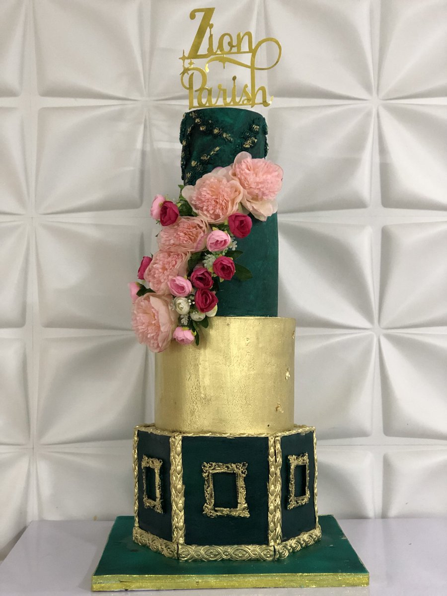 Here are some of the pictures of my birthday cakes the past years …
I still have 5more pictures to add to this 4.
I don’t post my birthday cakes on my birthdays because I donate my cake to churches 😊..