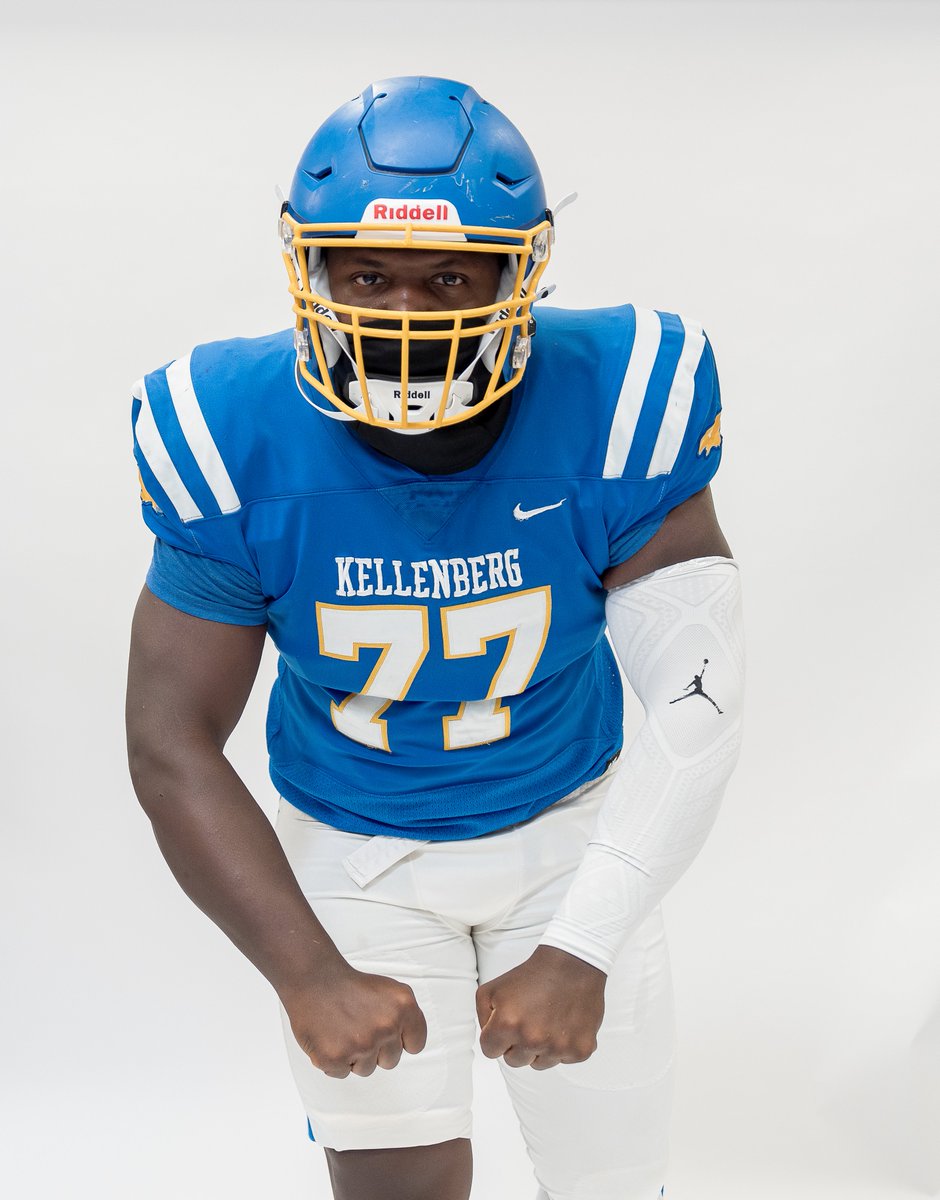 Isaiah Gittens DL/OL 2⃣0⃣2⃣5⃣
<a href="/Isaiah_Gittens0/">Isaiah Gittens</a> 

📊 6'21'' 250

📘 3.0 GPA

⭐️ Team Captain

<a href="/NYCHSFL/">NYCHSFL</a> All League

🏈2⃣Way Starter - 25 Tackles - 2 TFL - 3 Sacks

hudl.com/video/3/191433…