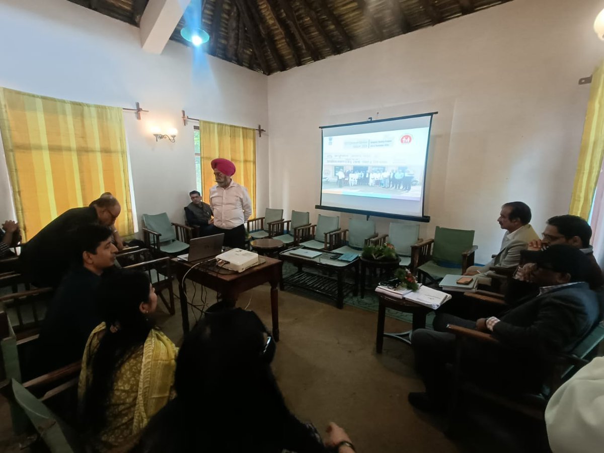 NISHTHA_CPHC's tweet photo. The #CommonReviewMission (CRM) of the #NHM was conducted across #NISHTHA intervention states—MP, Arunachal Pradesh, Mizoram, Tripura, &amp; Chhattisgarh. CRM aimed to assess the functional status of health programs, including @A_ArogyaMandir and identify opportunities for improvement https://t.co/bGsJXlPWmy