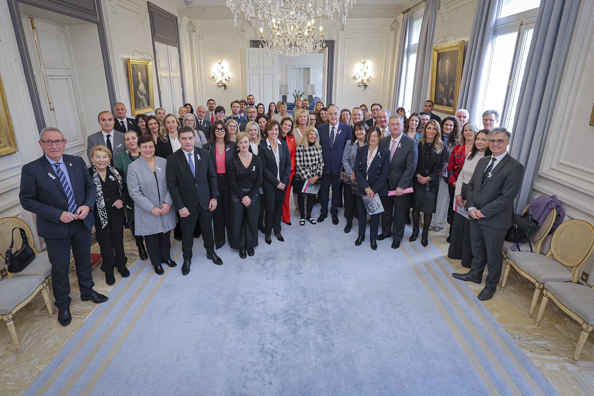Gouvernement Monaco (@gvtmonaco) on Twitter photo « Nous avons tous besoin chacun à notre niveau de ne rien laisser passer. Sinon il n’y a pas de limite. »
<a href="/dguillaume26/">Didier GUILLAUME</a>
devant les acteurs de #ViolencesFemmesJagis .
<a href="/DfmMonaco/">Comité droits des femmes Monaco</a>
<a href="/ccottalorda/">🇮🇩 Celine Cottalorda</a>
<a href="/hopitalMonaco/">CHPG</a>
<a href="/CRobino_MC/">Christophe ROBINO</a>
<a href="/IBerroAmadei/">Isabelle Berro-Amadeï</a>
<a href="/BergonziRegis/">Régis Bergonzi</a>
<a href="/ConseilNatMC/">Conseil National</a> « Nous avons tous besoin chacun à notre niveau de ne rien laisser passer. Sinon il n’y a pas de limite. »
<a href="/dguillaume26/">Didier GUILLAUME</a>
devant les acteurs de #ViolencesFemmesJagis .
<a href="/DfmMonaco/">Comité droits des femmes Monaco</a>
<a href="/ccottalorda/">🇮🇩 Celine Cottalorda</a>
<a href="/hopitalMonaco/">CHPG</a>
<a href="/CRobino_MC/">Christophe ROBINO</a>
<a href="/IBerroAmadei/">Isabelle Berro-Amadeï</a>
<a href="/BergonziRegis/">Régis Bergonzi</a>
<a href="/ConseilNatMC/">Conseil National</a>