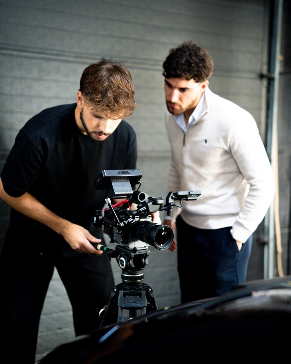 viewsagencybe's tweet photo. Achter de schermen van onze filmdag met Autofrank

Wij helpen ondernemers nr. 1 autoriteit worden in hun eigen markt door middel van gerichte video strategieën.

👉https://t.co/Wq2wh0j5JT https://t.co/8kJA3akV16
