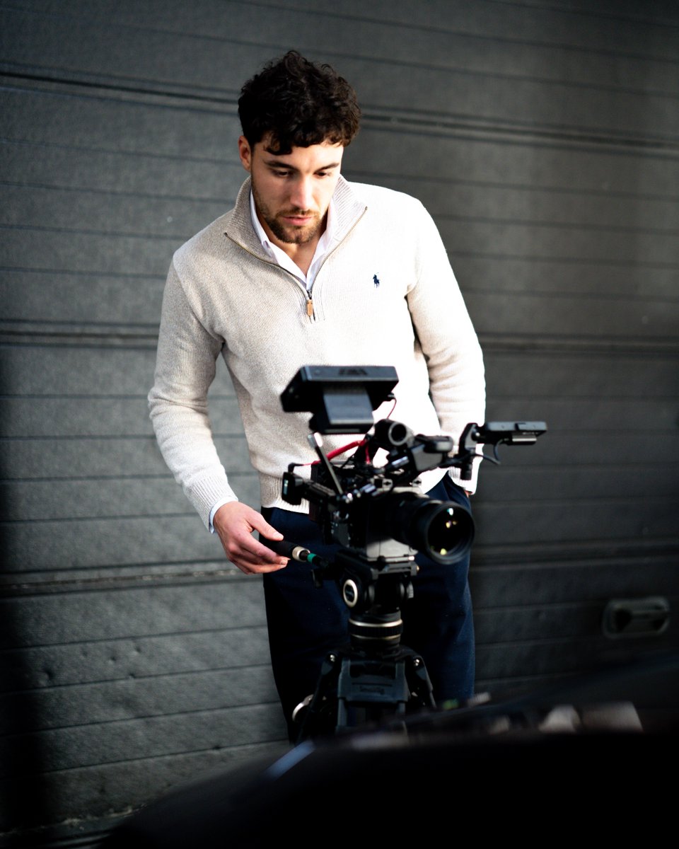 viewsagencybe's tweet photo. Achter de schermen van onze filmdag met Autofrank

Wij helpen ondernemers nr. 1 autoriteit worden in hun eigen markt door middel van gerichte video strategieën.

👉https://t.co/Wq2wh0j5JT https://t.co/8kJA3akV16