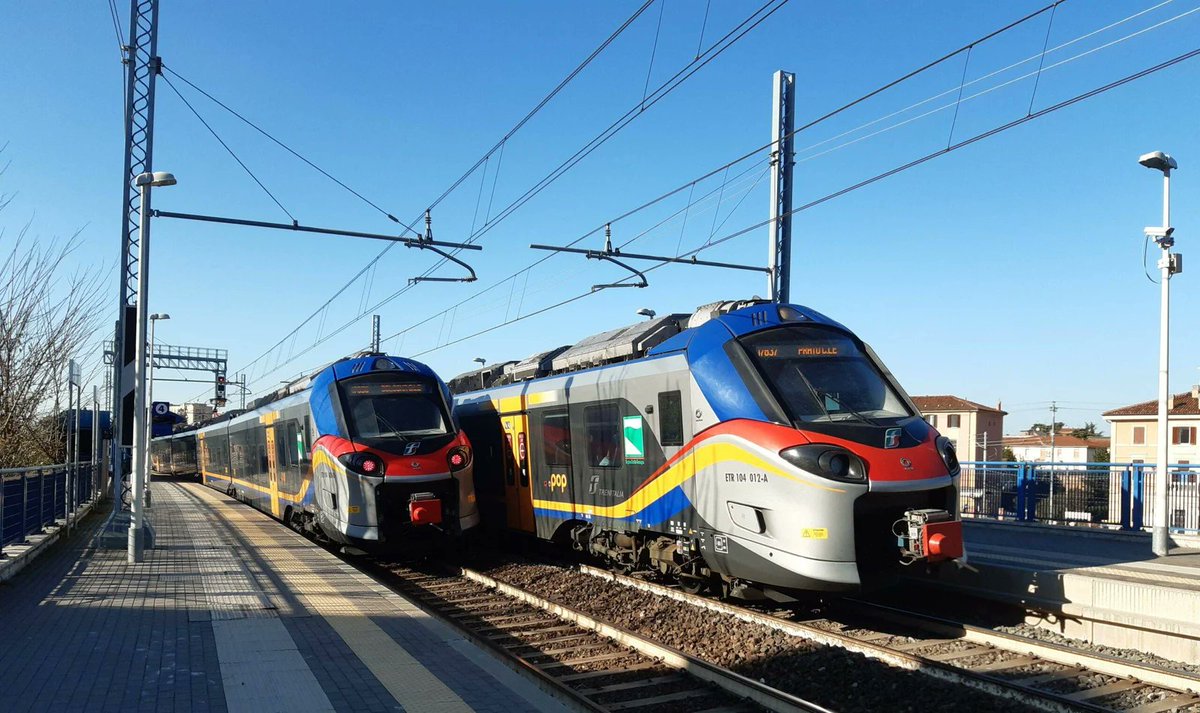 RegioneER's tweet photo. #Treni. #Bologna e #Modena più vicine: dal 16 dicembre l’avvio del nuovo Servizio ferroviario metropolitano #SFM5 con due treni l’ora anche a Samoggia e Anzola Emilia, e un investimento regionale di 5,6 milioni di euro all’anno. La #notizia 👉 https://t.co/KVUlnCU8iP https://t.co/T8WId6jCuP