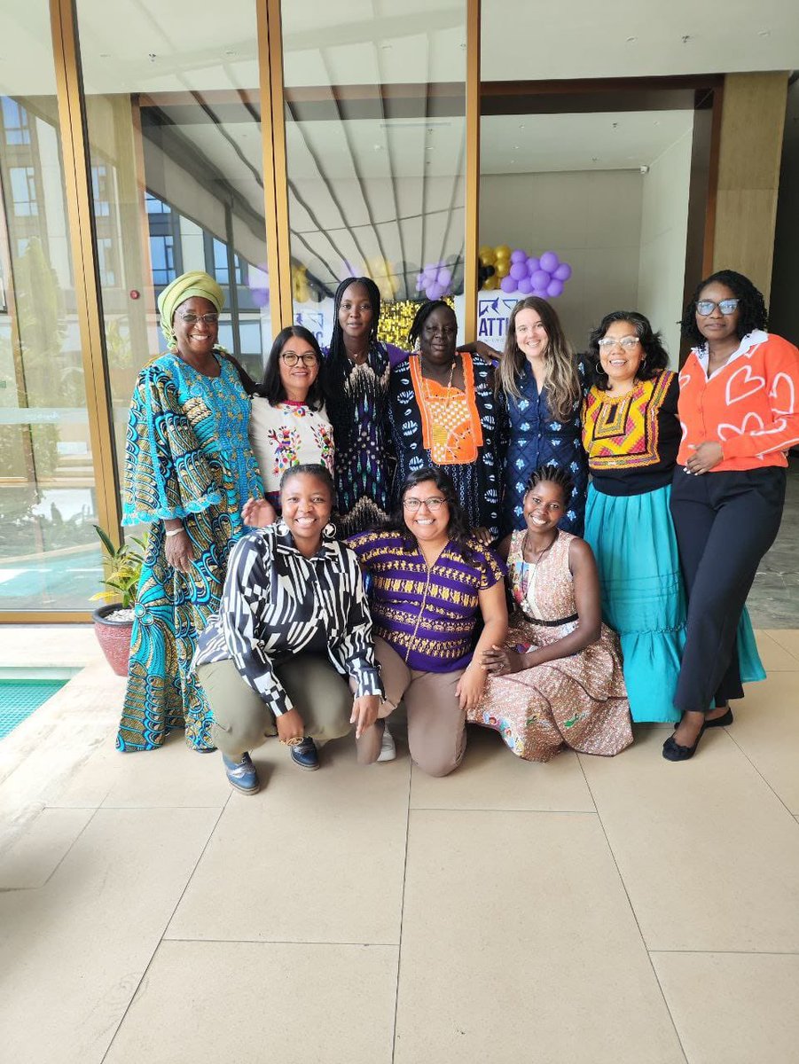 RedAbogadas's tweet photo. Celebramos la participación de nuestras compañeras Flora Gutiérrez y Magali Antonio en la reunión global en Nairobi, Kenya, África, impulsado por @NDIMx Se encuentran compartiendo experiencias con las compartes del NDI en Zambia,  Burkina Faso. @TequioJuridico @ManoVuelta_AC https://t.co/XU39bIwGKo