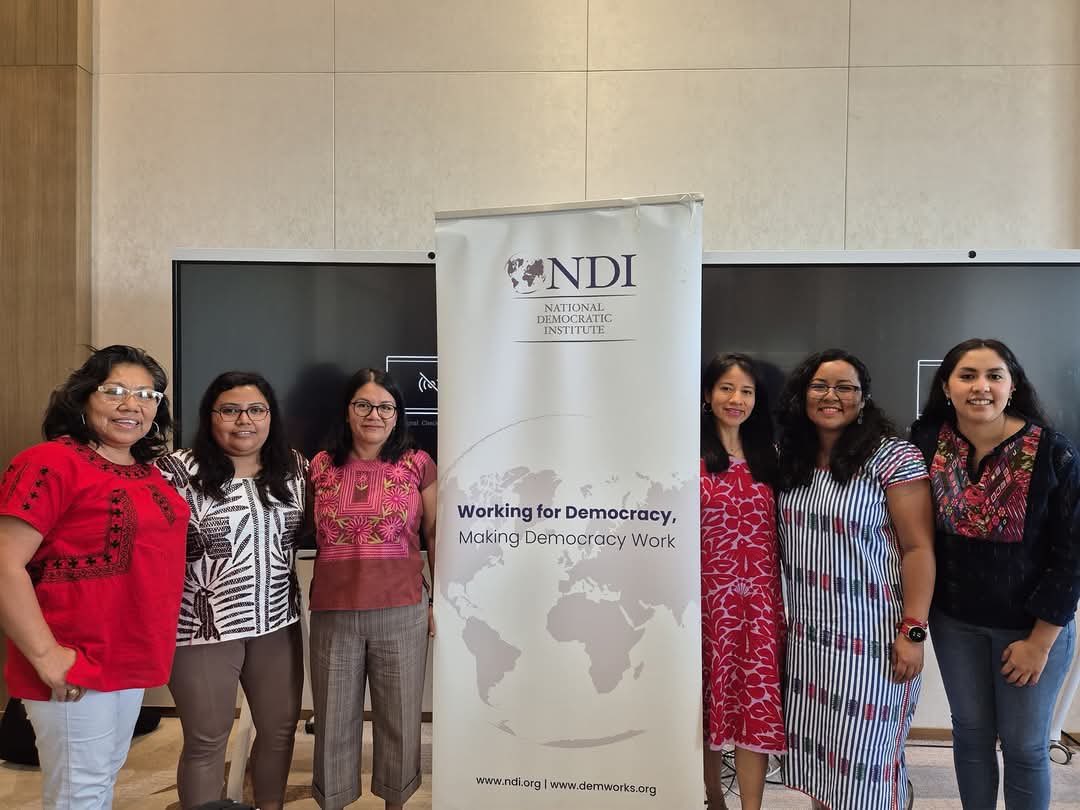 RedAbogadas's tweet photo. Celebramos la participación de nuestras compañeras Flora Gutiérrez y Magali Antonio en la reunión global en Nairobi, Kenya, África, impulsado por @NDIMx Se encuentran compartiendo experiencias con las compartes del NDI en Zambia,  Burkina Faso. @TequioJuridico @ManoVuelta_AC https://t.co/XU39bIwGKo