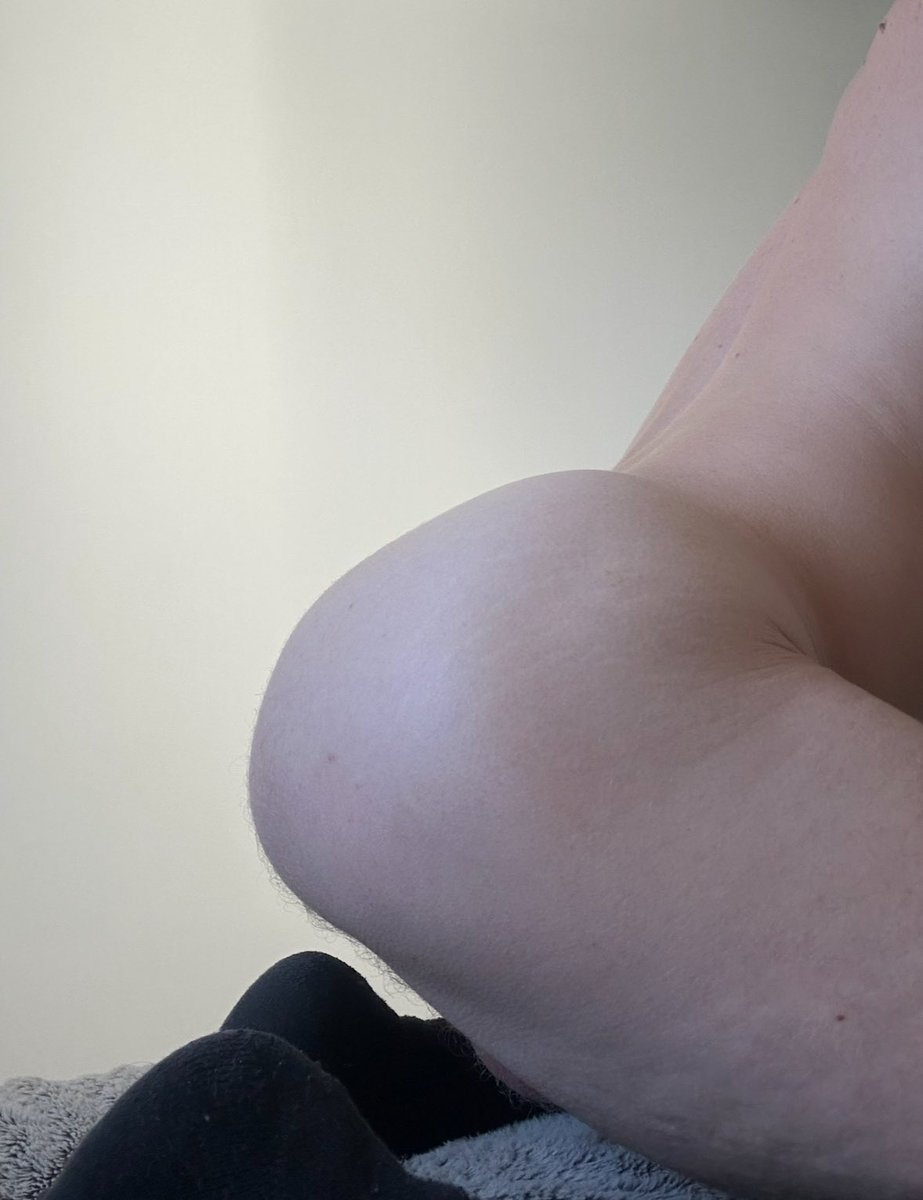 versa93muscle's tweet photo. Des bonnes queues sur Paris ? #gay #gayparis #ass https://t.co/1Ndj3XZ6LY