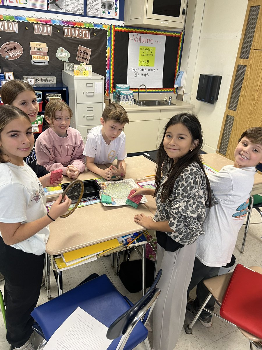 CWCLincolnElem's tweet image. 5th graders enjoyed a special lesson presented by the Essex County Environmental Center about recycling and paper making. ♻️