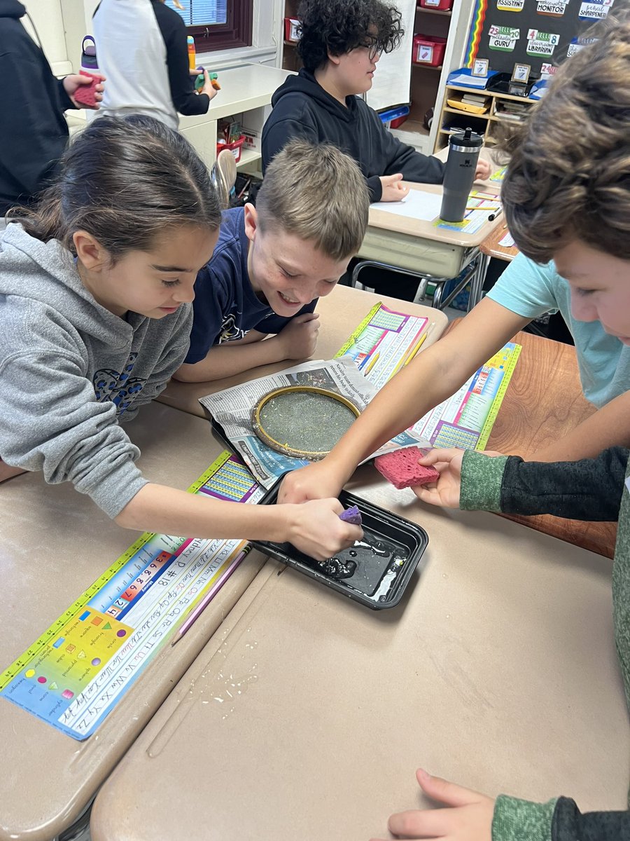 CWCLincolnElem's tweet image. 5th graders enjoyed a special lesson presented by the Essex County Environmental Center about recycling and paper making. ♻️