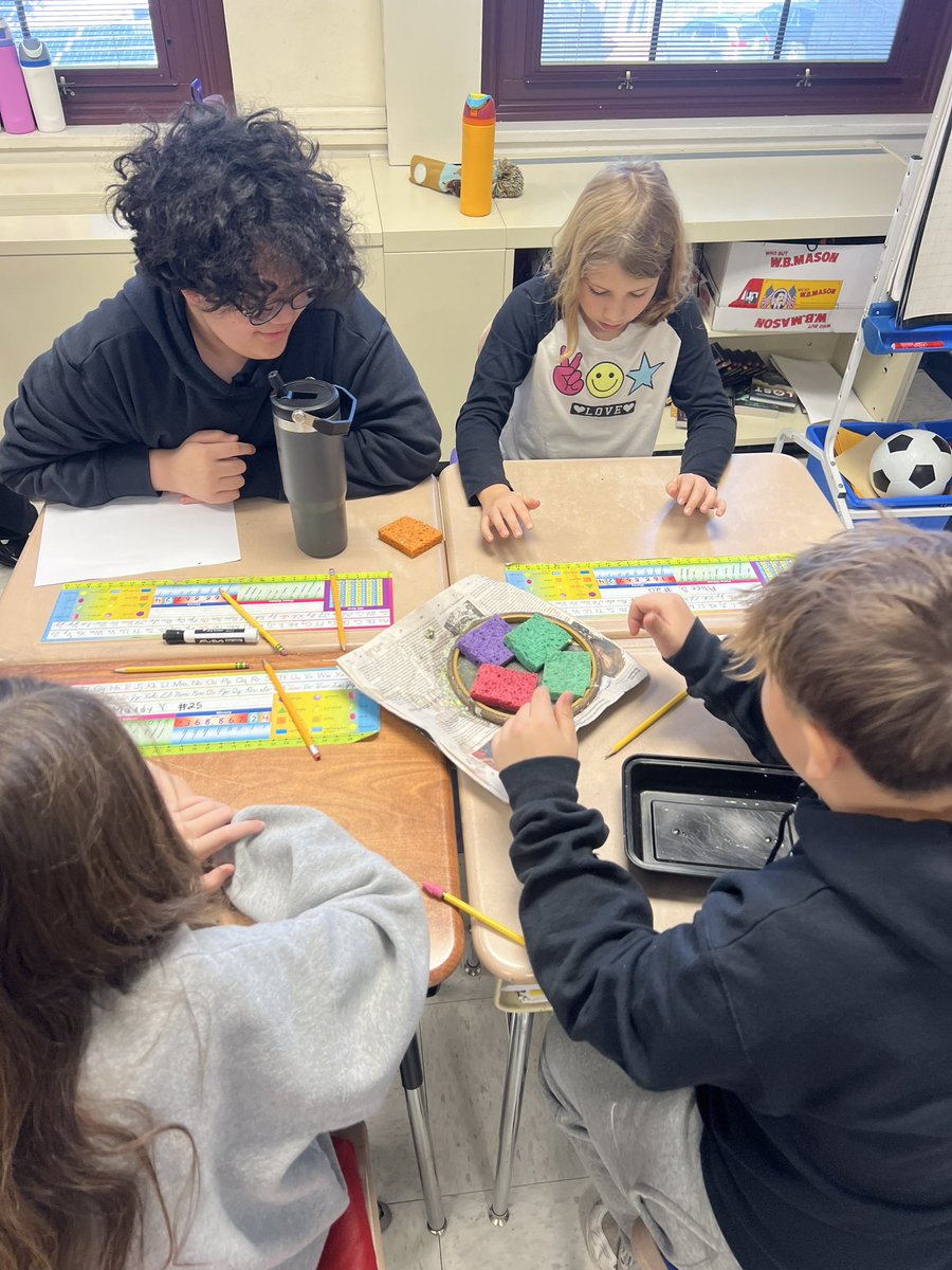 CWCLincolnElem's tweet image. 5th graders enjoyed a special lesson presented by the Essex County Environmental Center about recycling and paper making. ♻️