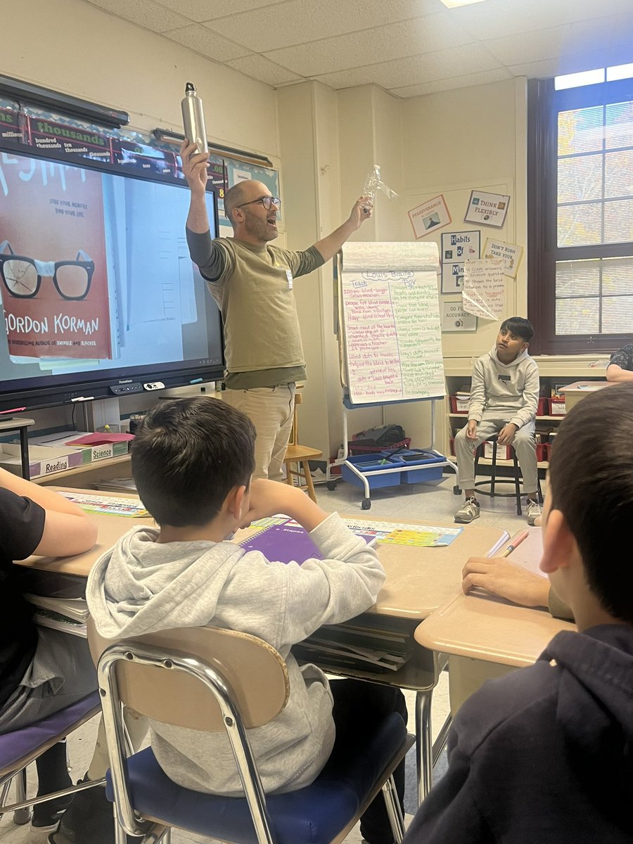 CWCLincolnElem's tweet image. 5th graders enjoyed a special lesson presented by the Essex County Environmental Center about recycling and paper making. ♻️